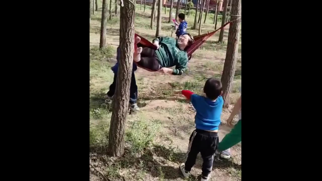 Funniest-Fails-Of-The-Year-Compilation_29