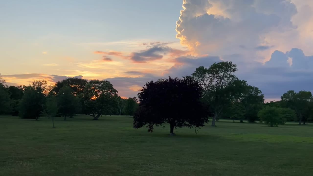 Walking with the sunset and a sound to relax.