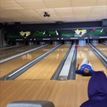 BOWLING FAILS #shorts #98 #bowling #failscompilation #funnyclip #failcompilation #fails #comedy #fun