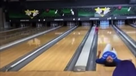 BOWLING FAILS #shorts #98 #bowling #failscompilation #funnyclip #failcompilation #fails #comedy #fun