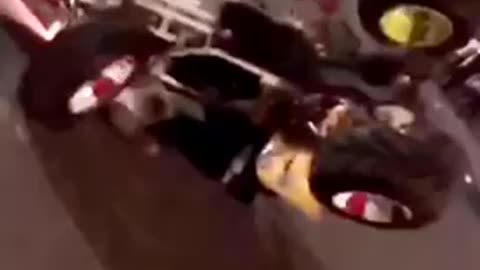 😁