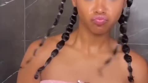 Curly hair style for Sommer