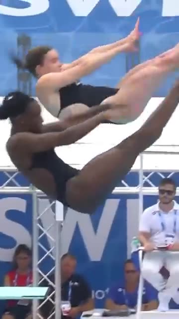 Stunning synchronized diving - Desharne & Amy