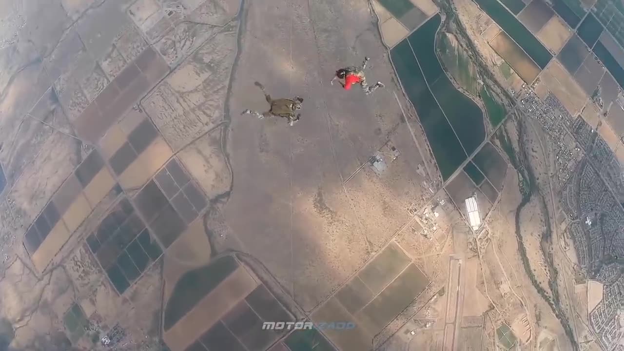 Paratroopers jumps from short C-23B Sherpa Arizona