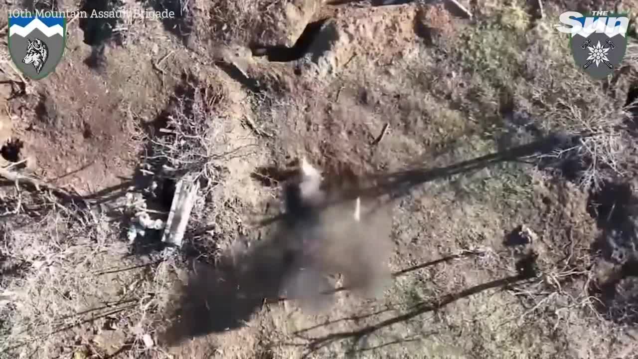 Ukrainian Mountain Assault Brigade drops grenades on Russian troops hiding in trenches