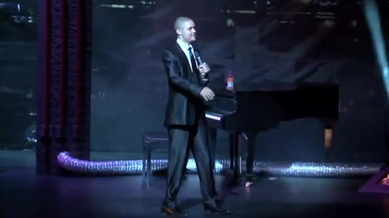 Trevor Noah: Daywalker 2.0 - Oprah s School in South Africa
