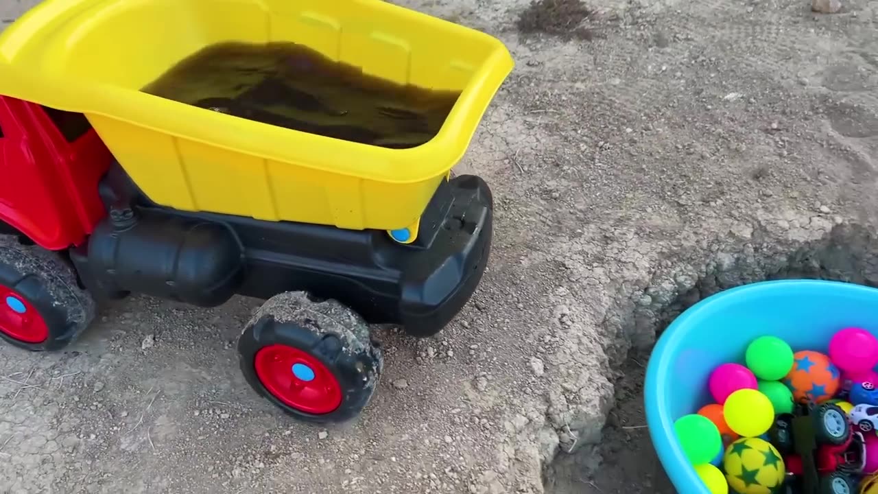 Dump Truck Marble Run Race ASMR with Bouncy Balls, Racing Cars in Water Slide l Satisfying Video