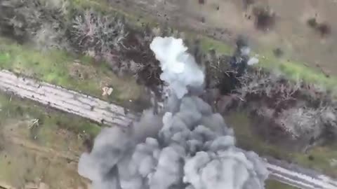 Dropping a grenade from a quadrocopter at the position of the Armed Forces of Ukraine