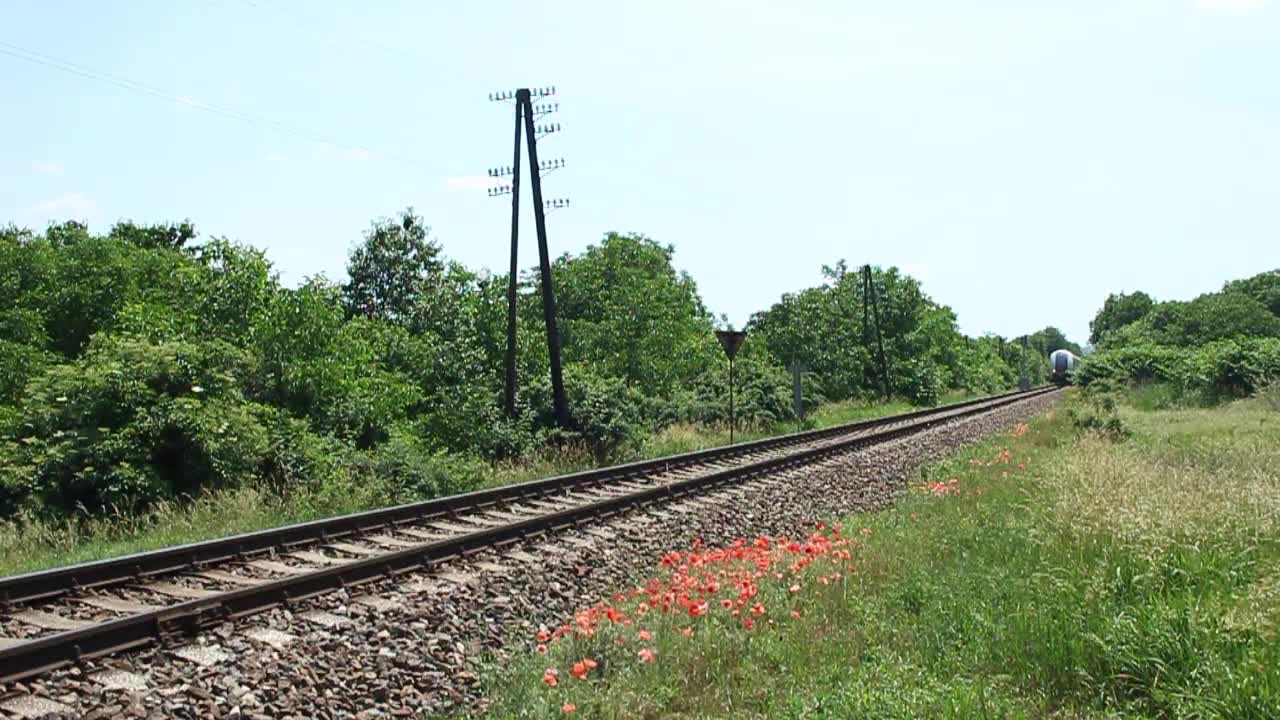 Slovinsko jednotka ZSSK 861 osobný vlak do Prievidza / Slovakia Railways local train in Lužianky