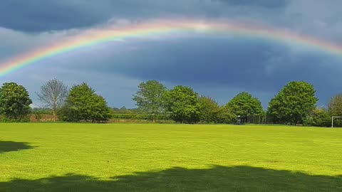 When it rains look for the rainbow!🌈