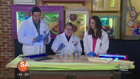 Mad Science Monday: Glow in the Dark Experiments