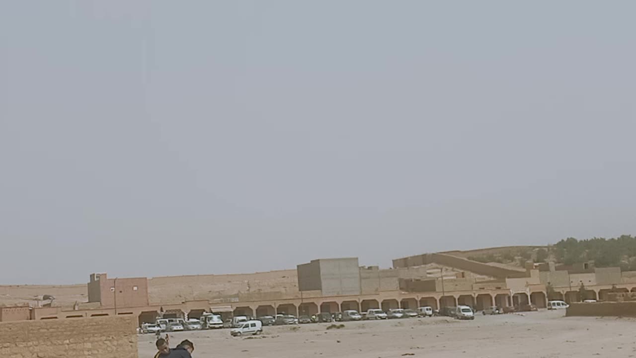 السوق خاوي