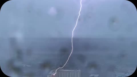 Lightning strike captured in Orlando