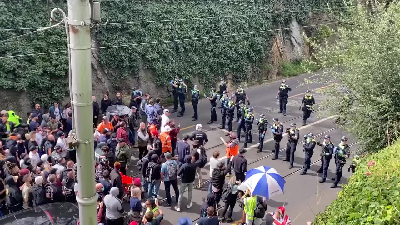 Melbourne. Breaking Through the Police Lines !