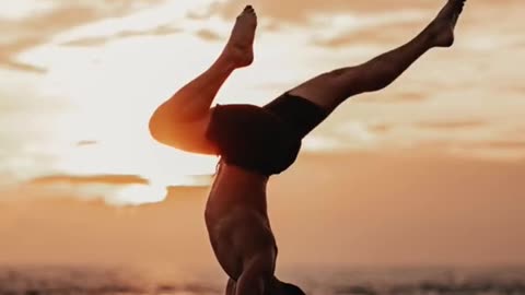 Take me back! #handstands #workout #Fitness #sunset #sunsets #hawaii #calisthenics