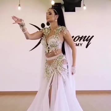 belly dancer