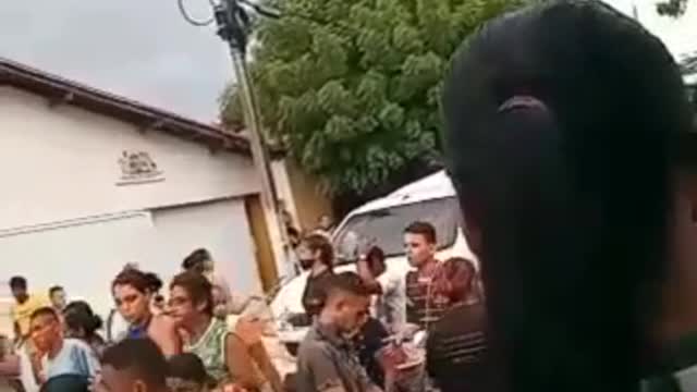 Familiares e amigos se manifestam pedindo justiça pelo assassinato de Flaviana em União/PI