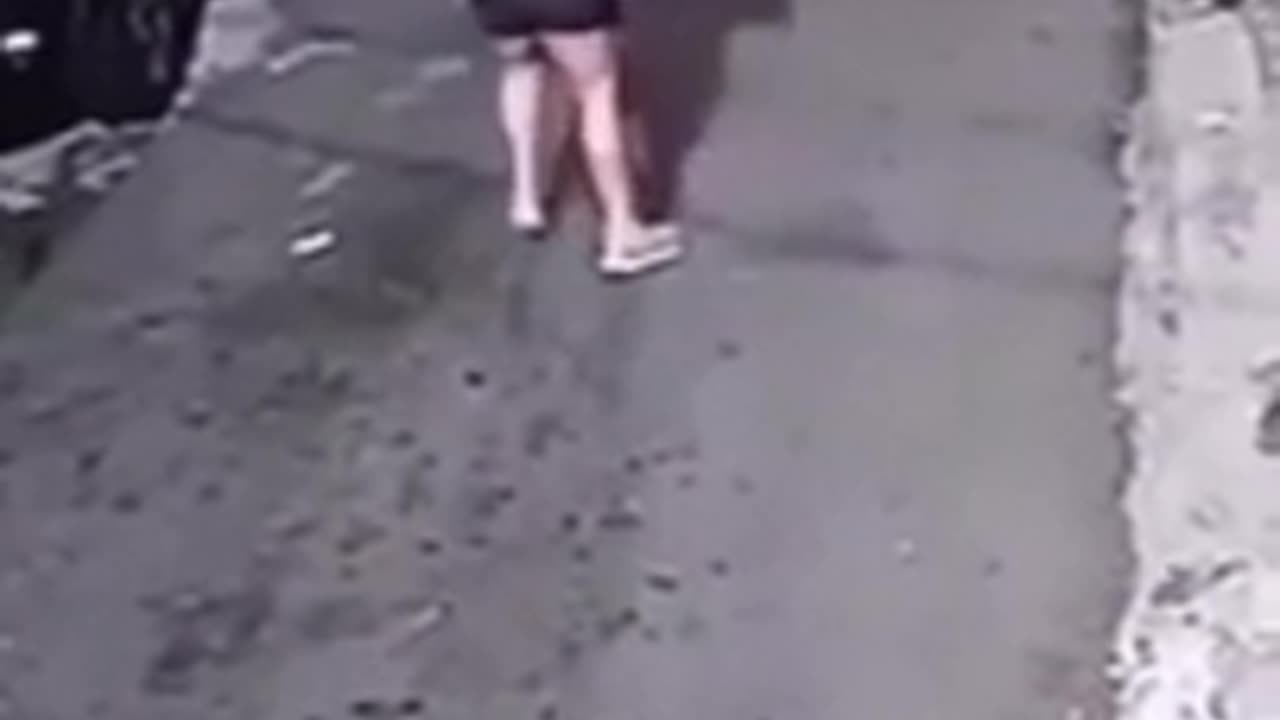 Chick Gets Robbed At Gunpoint While Walking With Her Boyfriend & This Is How He Reacted!