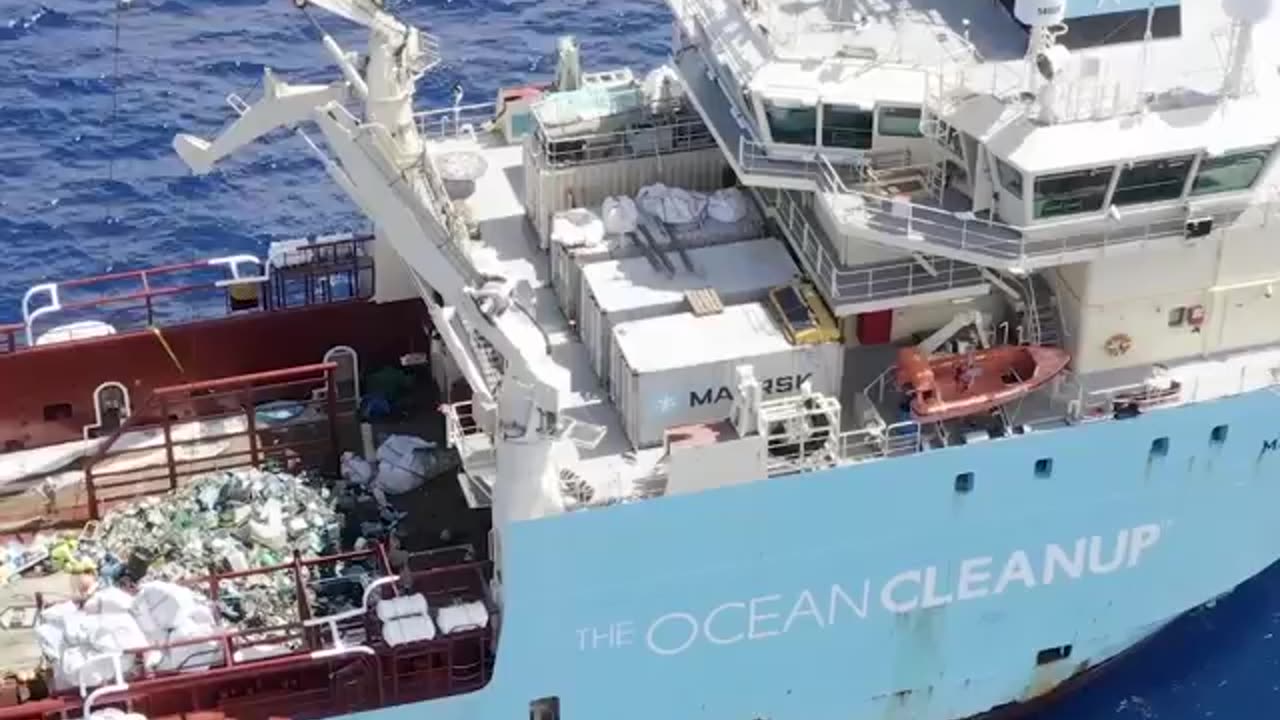 Cleansing the Ocean: Epic Plastic Extraction from the Great Pacific Garbage Patch
