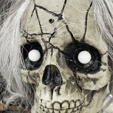 Woman scary skull 💀