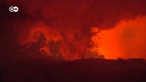 Mauna Loa, world's largest active volcano, erupts for the first time in 38 years