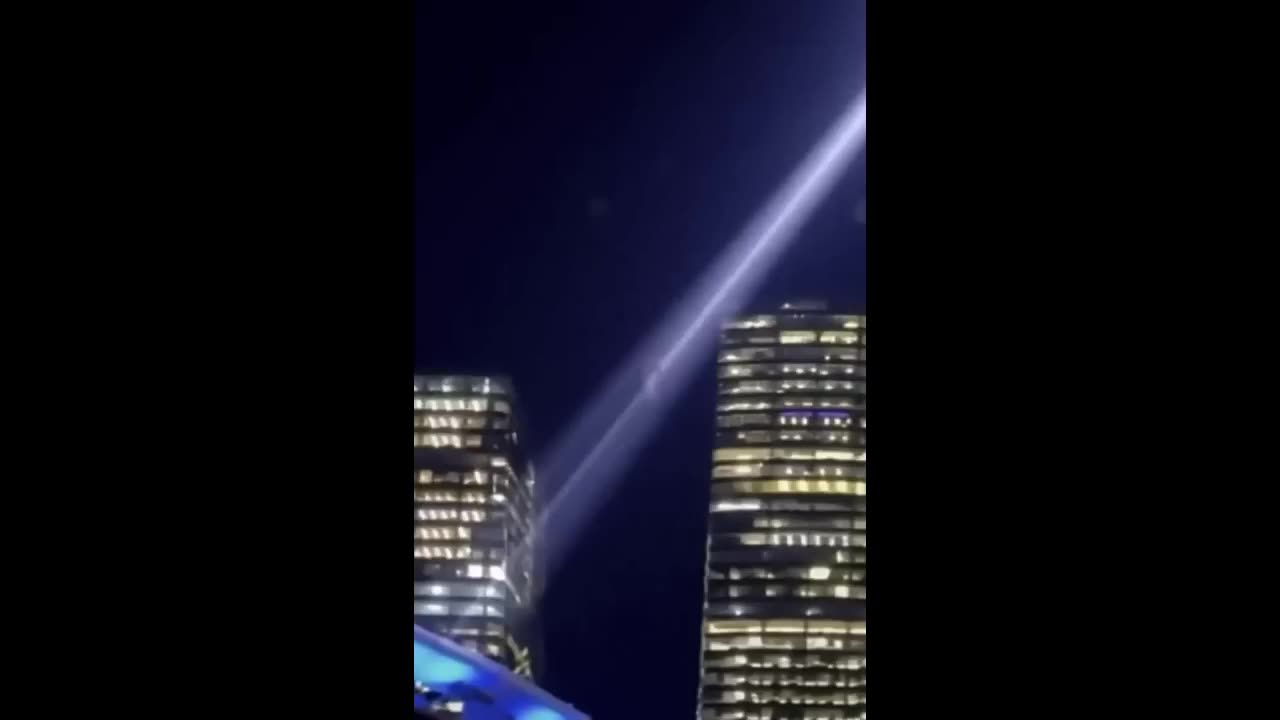 THIS JUST HAPPENED IN NYC 100 PROOF THAT A UFO ALIEN DECEPTION IS COMING