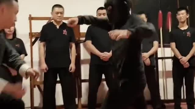 Don't Mess With This Guy ! 😲😯