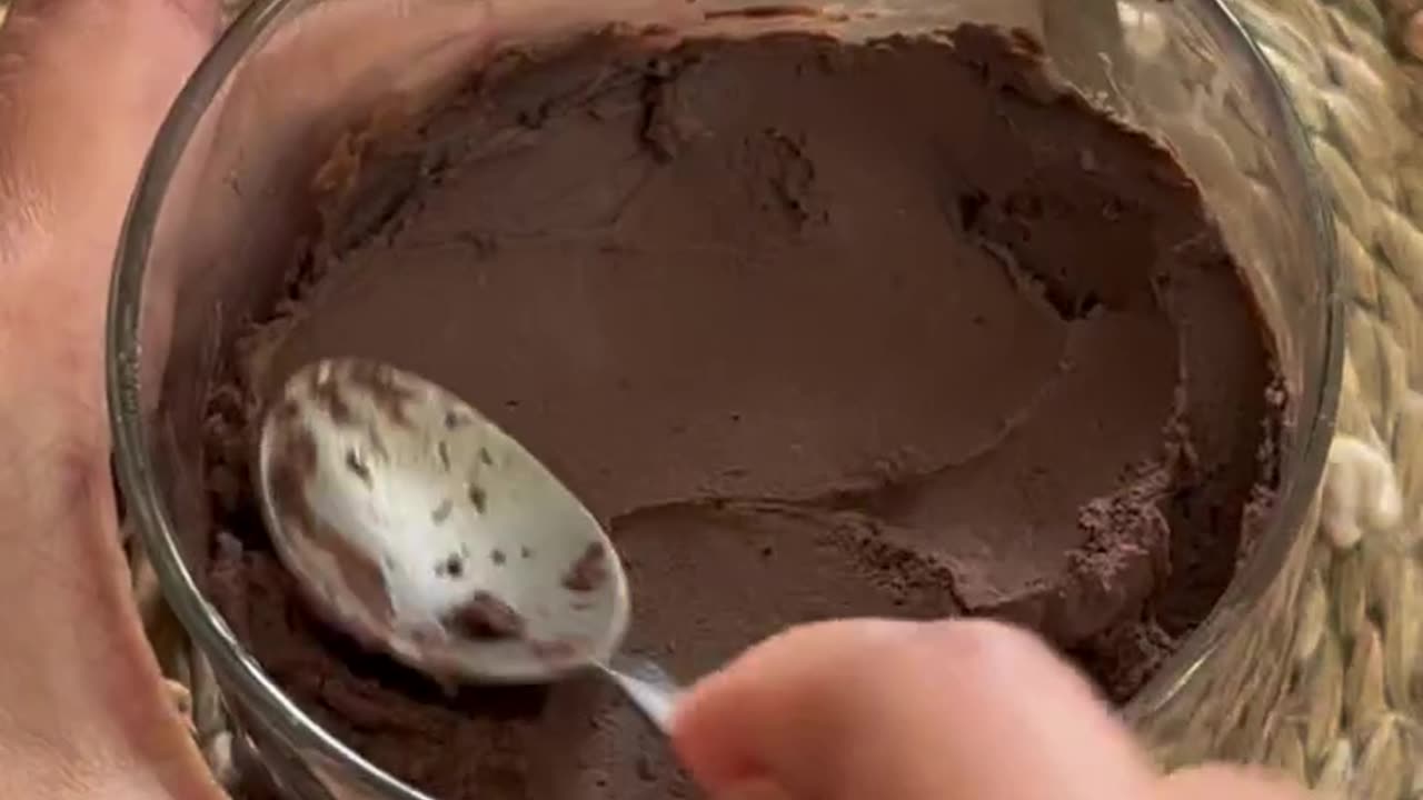 "From Scratch to Satisfaction: Why Homemade Chocolate Tops Store-Bought Treats"