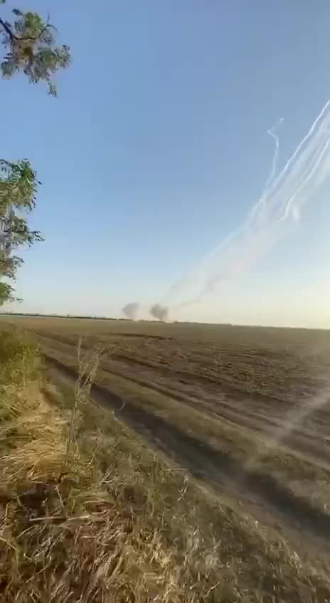 Footage of Ukrainian HIMARs