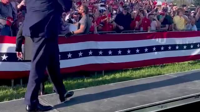 President Trump arrives in Ohio