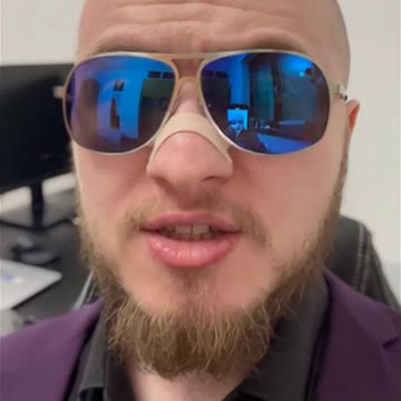 What do you call a robot who changes people into the opposite sex? A trans former