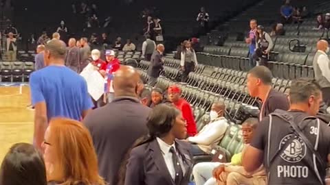 KD shows Juan Soto some love before the Nets game 🤝👀