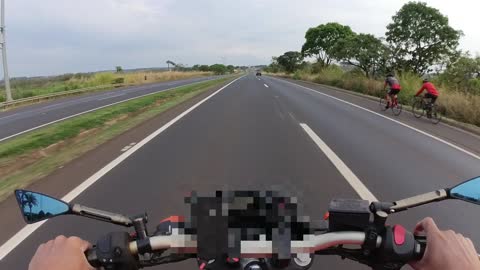 Yamaha XJ6 de Araguari para Uberlândia BR-050, Brasil