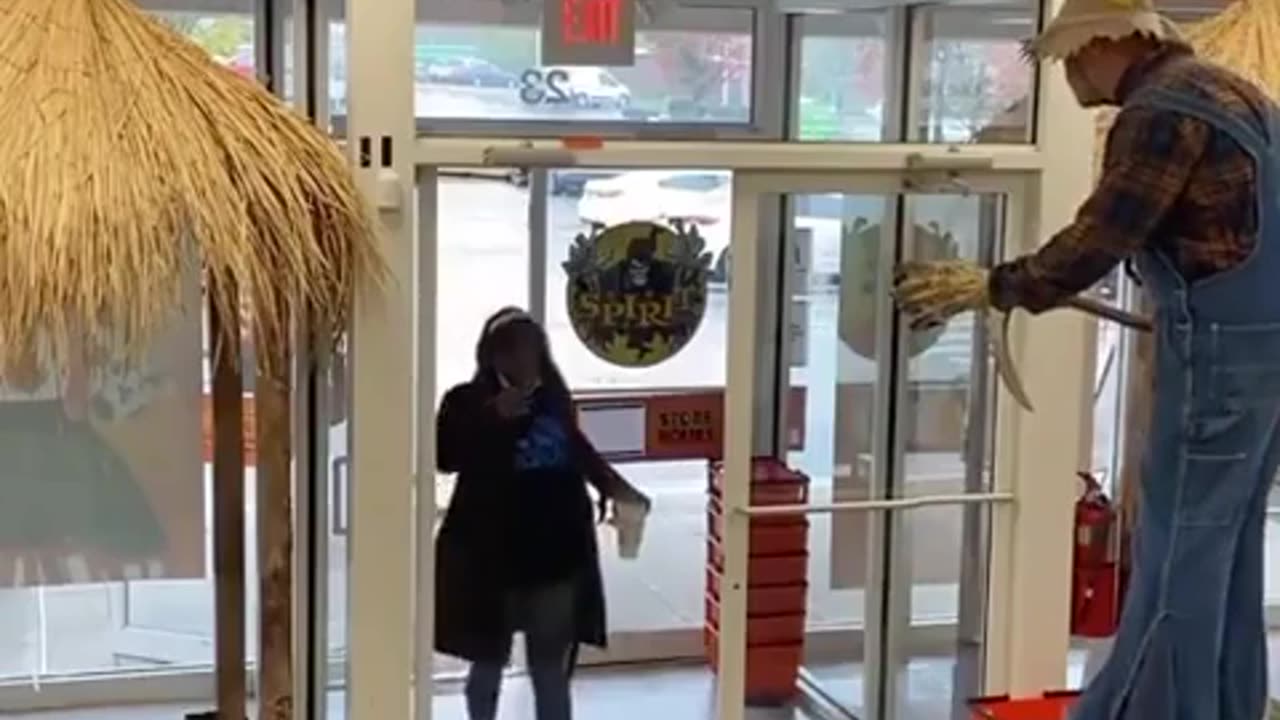 🌾😱 Scarecrow Shocker | "Scarecrow Scares the Hell Out of This Woman" - Startling Encounters | FunFM