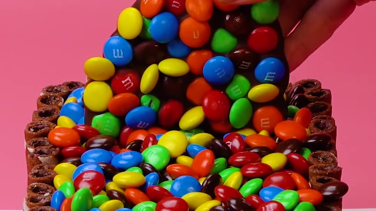 M&M Candy For Chocolate Cake Decorating