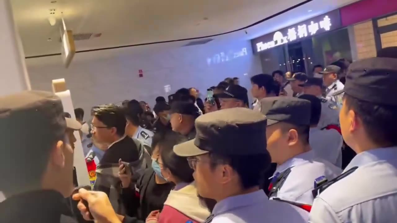 Owners clash with police in defense of their rights