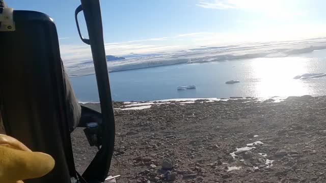 Doors-off Aerial Photo Flight in Antarctica My fingers were really cold and frozen at 6000 feet. 🥶 2