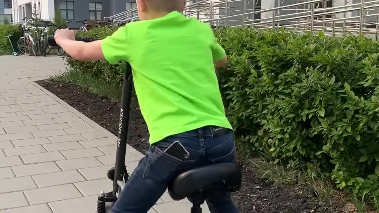 funny kid with angry Dad