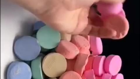 ASMR Chalk crush video