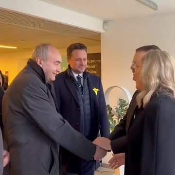 Mayor of Warsaw greets the president of Israel