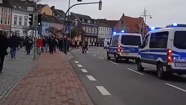 Nice Blue-Car Meet & Greet in Flensburg