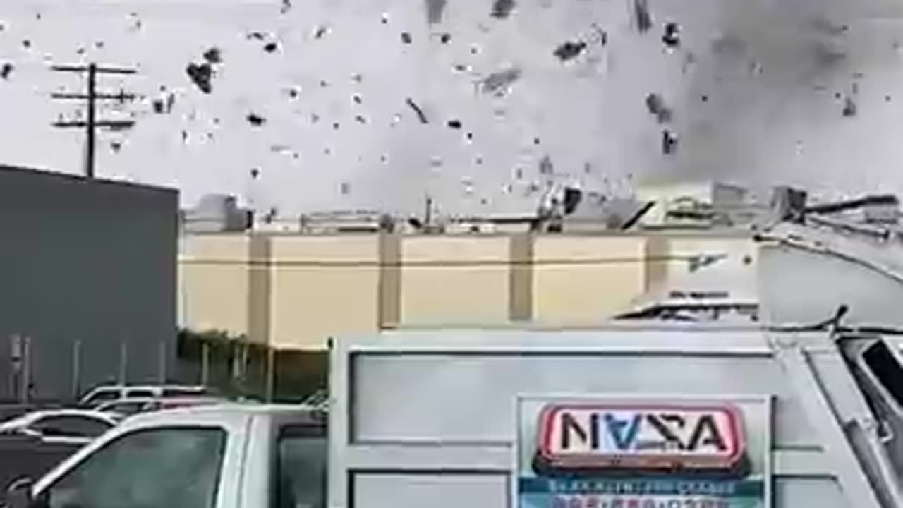 Tornado rips roofs off buildings, destroys cars in Montebello, California #Shorts