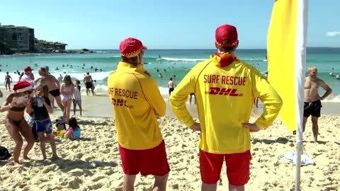 A sunny Christmas at Bondi Beach for stranded expats