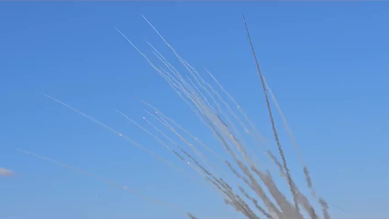 ⚡️Video of the rocket launches from Gaza towards Ashkelon