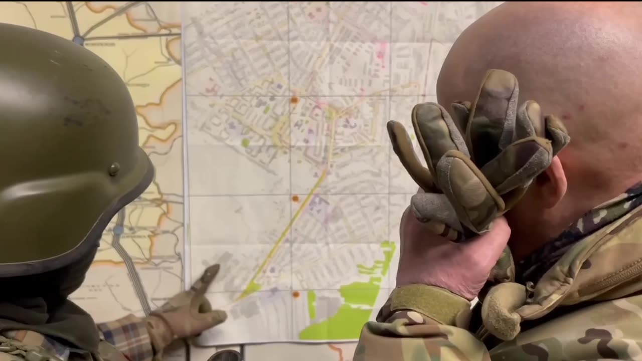 Prigozhin shows on the map what else is left to take in Artemovsk.