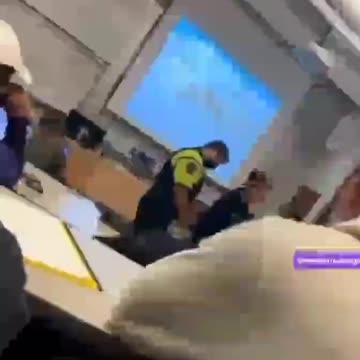 Student in Canada was arrested in class after refusing to be vaccinated and refusing to wear a mask