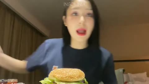 gahyeon going off screen to drink her beer