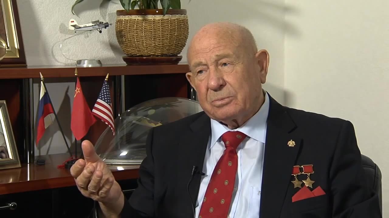 VFRussian Space Pioneer Alexey Leonov Orignal