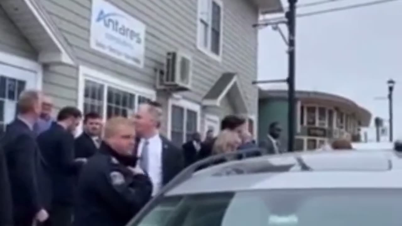 Trudeau in Newfoundland ~ They don’t like him