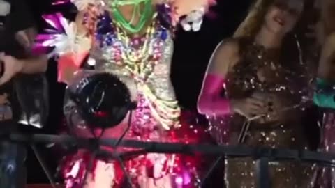 “Nós artistas que bancamos”, diz Daniela Mercury no carnaval